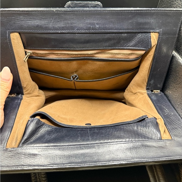 Vintage Black Leather Purse w/Fold Over Closure - Picture 3 of 5